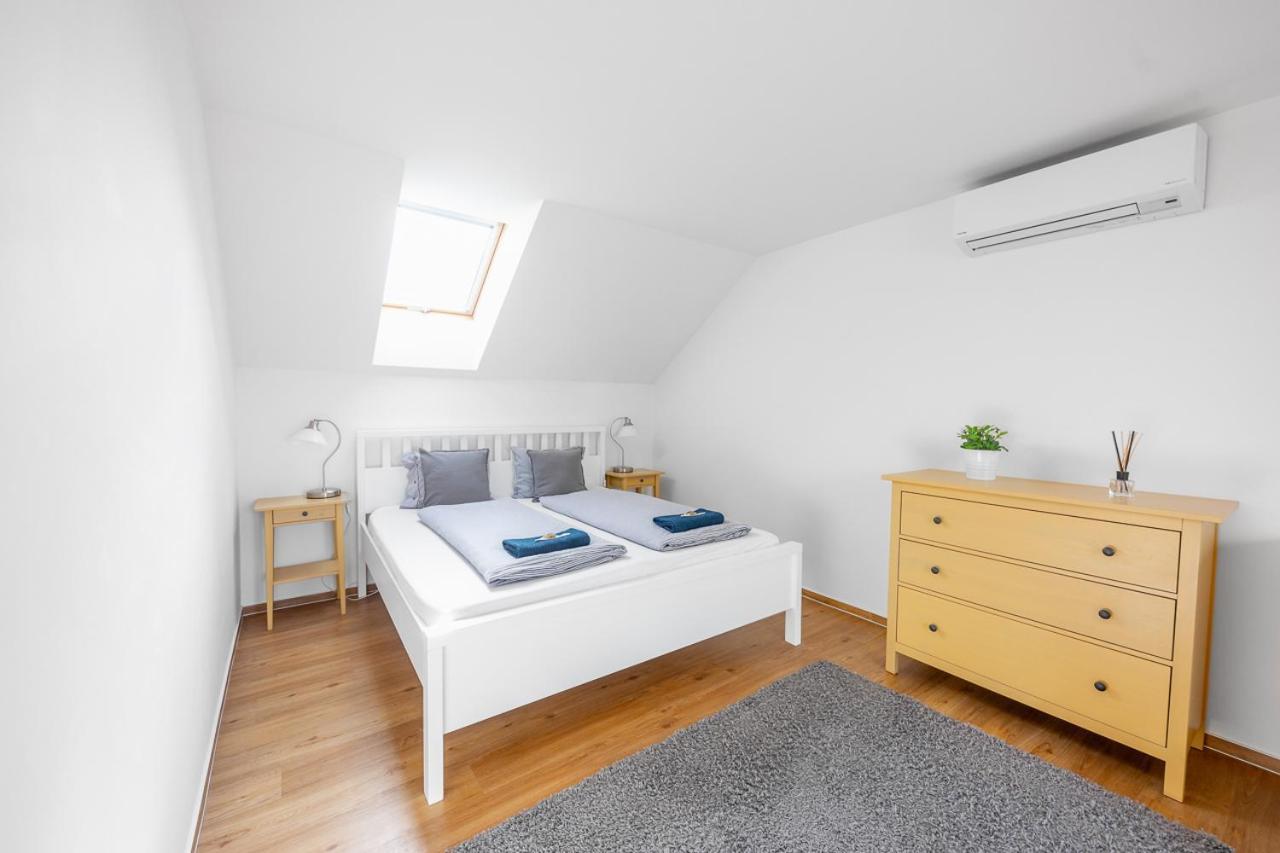 Apartman Ema Dolní Dunajovice Extérieur photo